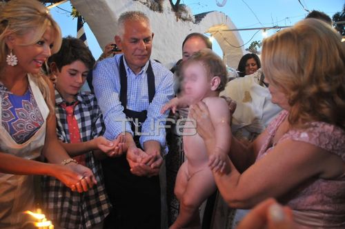 Γρηγόρης Αρναούτογλου - Κατερίνα Κόκλα: Βάφτισαν τον γιο τους στη Νάξο! παιδιά διασήμων 