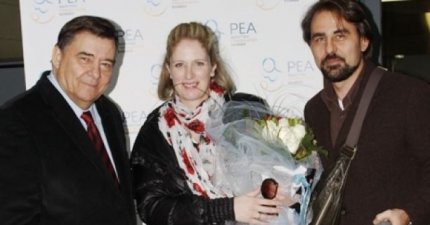 Ξανά Παππούς ο Γιώργος Καρατζαφέρης 